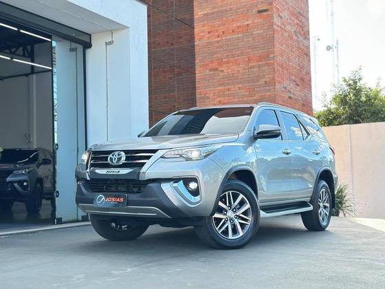 TOYOTA HILUX SW4 2.8 SRX 4X4 16V TURBO INTERCOOLER DIESEL 4P AUTOMÁTICO